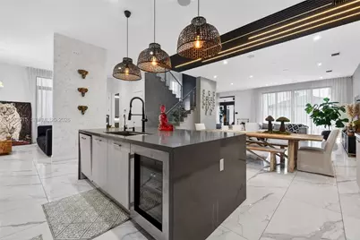 8126 NW 48th Ter, Doral, FL 33166 - Photo 17