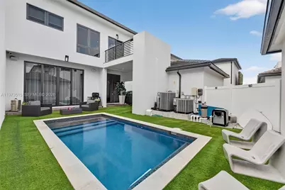 8126 NW 48th Ter, Doral, FL 33166 - Photo 35