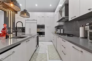8126 NW 48th Terrace, Doral, FL 33166 - Photo 13