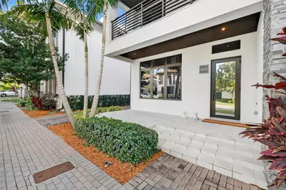 8126 NW 48th Ter, Doral, FL 33166 - Photo 7