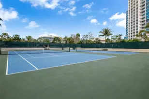 400 South Pointe Dr, Miami Beach, FL 33139 - Photo 17