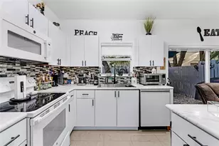 1687 SE 30th St, Homestead, FL 33035 - Photo 19