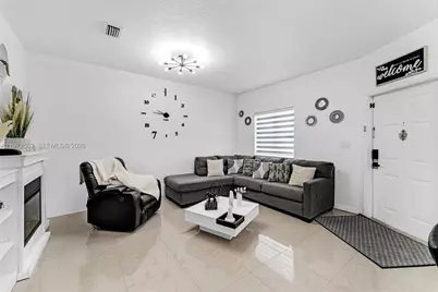 1687 SE 30th St, Homestead, FL 33035 - Photo 15