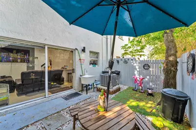 1687 SE 30th St, Homestead, FL 33035 - Photo 37