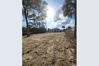 718 Robert Ave, Lehigh Acres, FL 33936 - Photo 5
