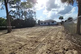 718 Robert Ave, Lehigh Acres, FL 33936 - Photo 5