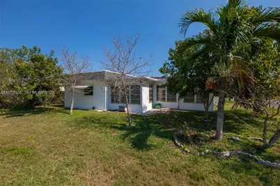 995 NW 74th Ave, Margate, FL 33063 - Photo 7