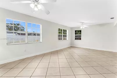 1130 N 70th Ave, Hollywood, FL 33024 - Photo 9