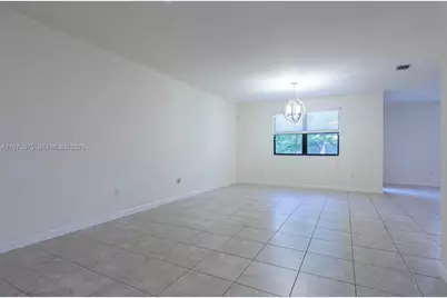 516 SE 35th Ter, Homestead, FL 33033 - Photo 5