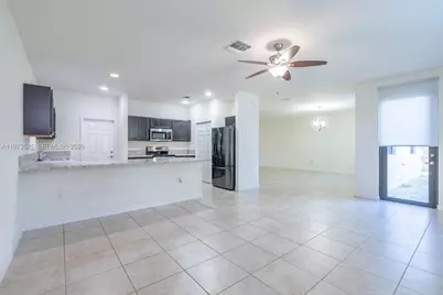 516 SE 35th Ter, Homestead, FL 33033 - Photo 9