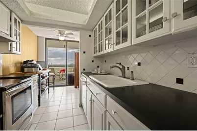 2555 Collins Ave #1002, Miami Beach, FL 33140 - Photo 7