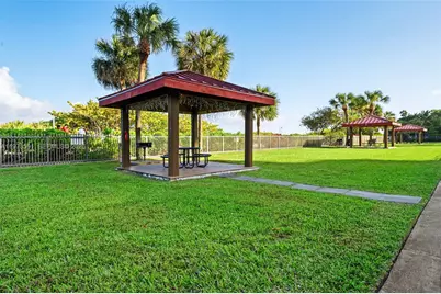 2555 Collins Ave #1002, Miami Beach, FL 33140 - Photo 37