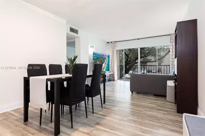 8889 Fontainebleau Blvd #201, Miami, FL 33172 - Photo 9