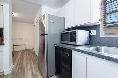 8889 Fontainebleau Blvd #201, Miami, FL 33172 - Photo 3