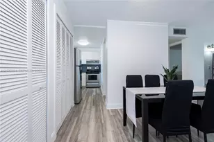 8889 Fontainebleau Blvd, Miami, FL 33172 - Photo 9