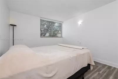 8889 Fontainebleau Blvd #201, Miami, FL 33172 - Photo 13