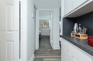 8889 Fontainebleau Blvd, Miami, FL 33172 - Photo 11