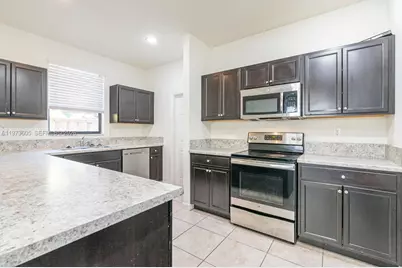 516 SE 35th Ter, Homestead, FL 33033 - Photo 9