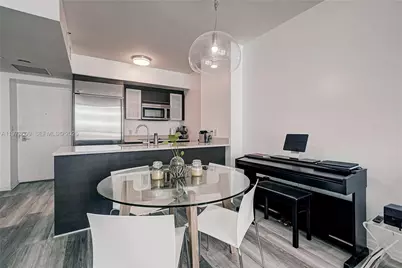 500 Brickell Ave #4004, Miami, FL 33131 - Photo 9