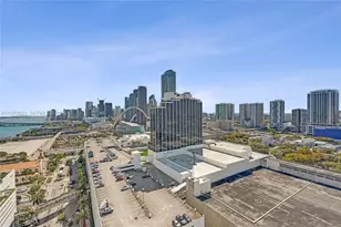 1750 N Bayshore Dr, Miami, FL 33132 - Photo 31