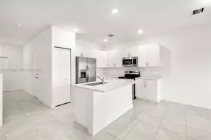 10011 SW 231st Ln, Miami, FL 33190 - Photo 5