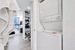 1750 N Bayshore Dr, Miami, FL 33132 - Photo 25