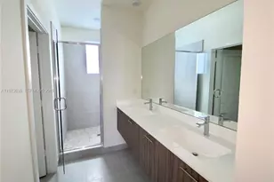 6453 NW 102nd Path, Doral, FL 33178 - Photo 7