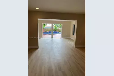 550 NE 174th St, North Miami Beach, FL 33162 - Photo 15