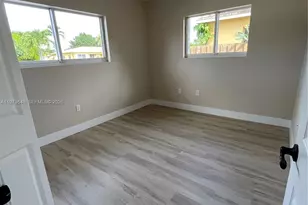 550 NE 174th St, North Miami Beach, FL 33162 - Photo 25