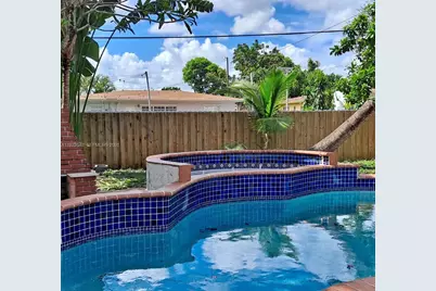 550 NE 174th St, North Miami Beach, FL 33162 - Photo 29