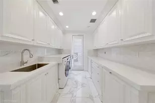 55 Lagorce Cir, Miami Beach, FL 33141 - Photo 15