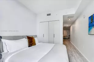 398 NE 5th St, Miami, FL 33132 - Photo 13