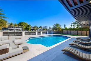 406 Holiday Dr, Hallandale Beach, FL 33009 - Photo 23