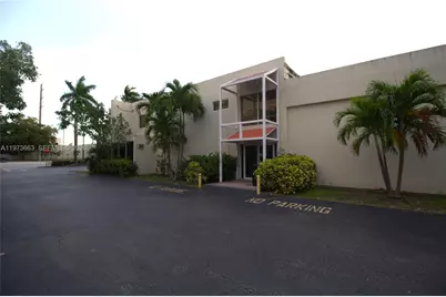 6405 NW 36th St, Virginia Gardens, FL 33166 - Photo 15