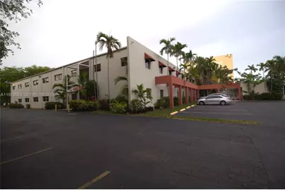 6405 NW 36th St, Virginia Gardens, FL 33166 - Photo 11