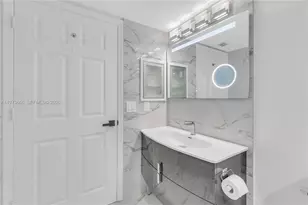 1155 Brickell Bay Dr, Miami, FL 33131 - Photo 25