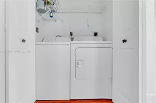 1155 Brickell Bay Dr, Miami, FL 33131 - Photo 37