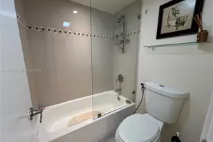 3731 N Country Club Dr, Aventura, FL 33180 - Photo 9