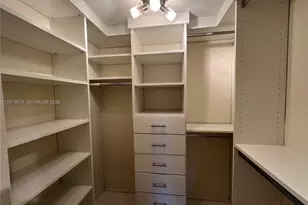 3731 N Country Club Dr, Aventura, FL 33180 - Photo 9