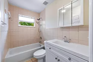 3072 NW 14th St, Miami, FL 33125 - Photo 17