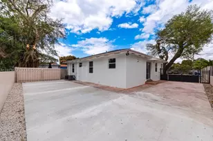 3072 NW 14th St, Miami, FL 33125 - Photo 5