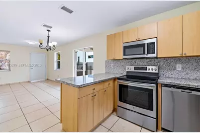 3072 NW 14th St #1, Miami, FL 33125 - Photo 9