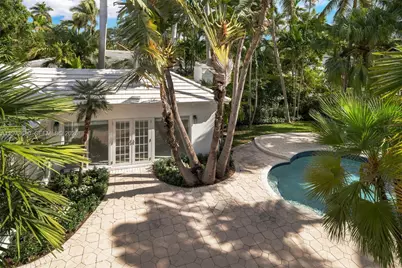 6675 Roxbury Ln, Miami Beach, FL 33141 - Photo 13