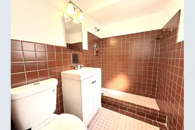 845 Fairway Dr, Miami Beach, FL 33141 - Photo 15