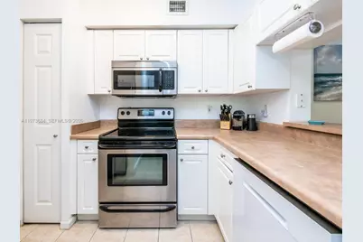 17145 N Bay Rd #4311, Sunny Isles Beach, FL 33160 - Photo 7