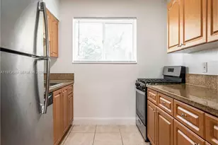 75 S Shore Dr, Miami Beach, FL 33141 - Photo 9