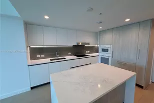 9221 E Bay Harbor Dr, Bay Harbor Islands, FL 33154 - Photo 5