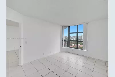 3400 192nd St #1811, Aventura, FL 33180 - Photo 17