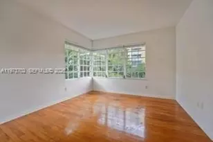 1051 Meridian Ave, Miami Beach, FL 33139 - Photo 11