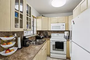 5930 W 25th Ct, Hialeah, FL 33016 - Photo 15